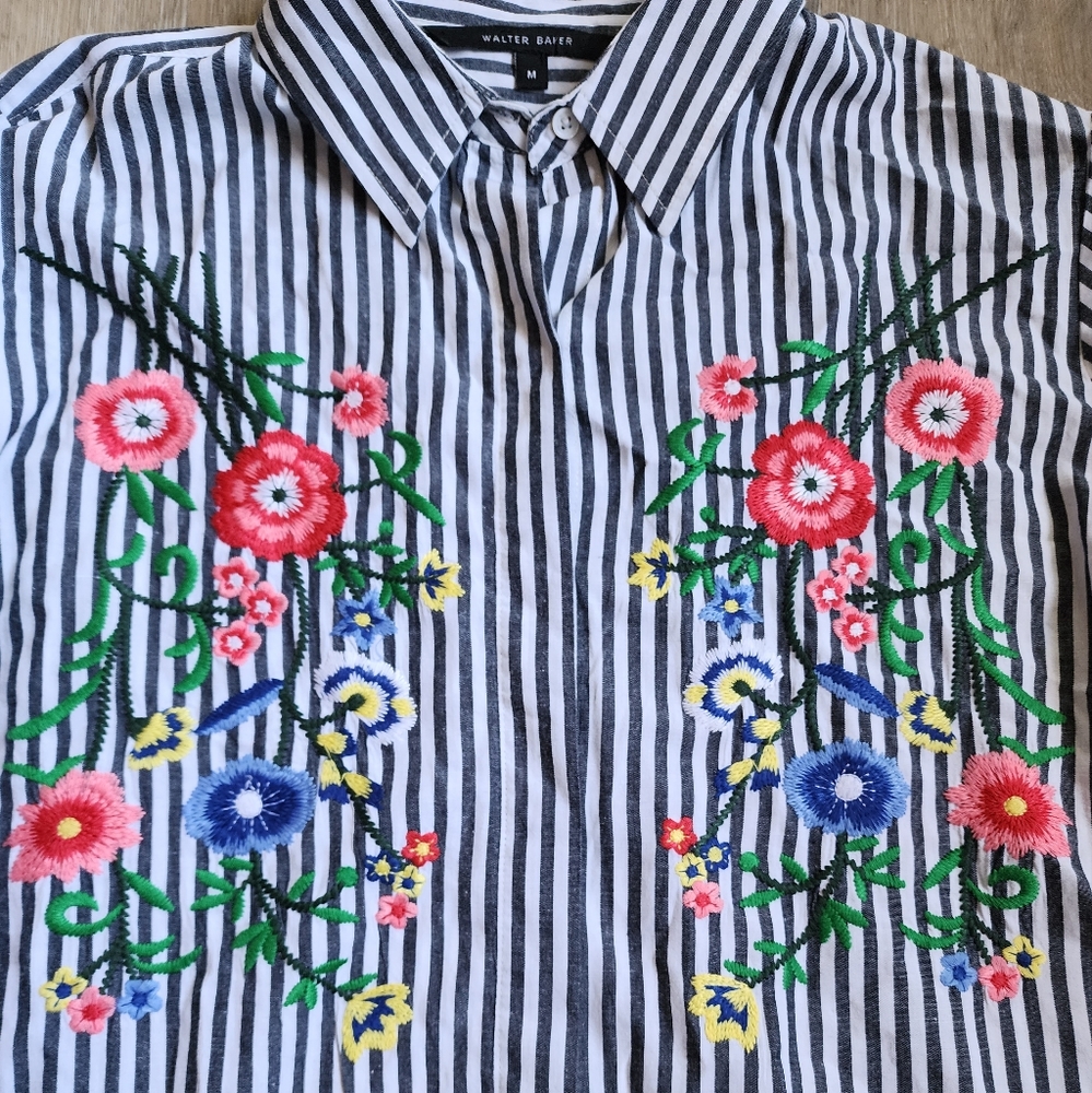 WALTER BAKER EMBROIDERED TOP - Picture 7 of 10